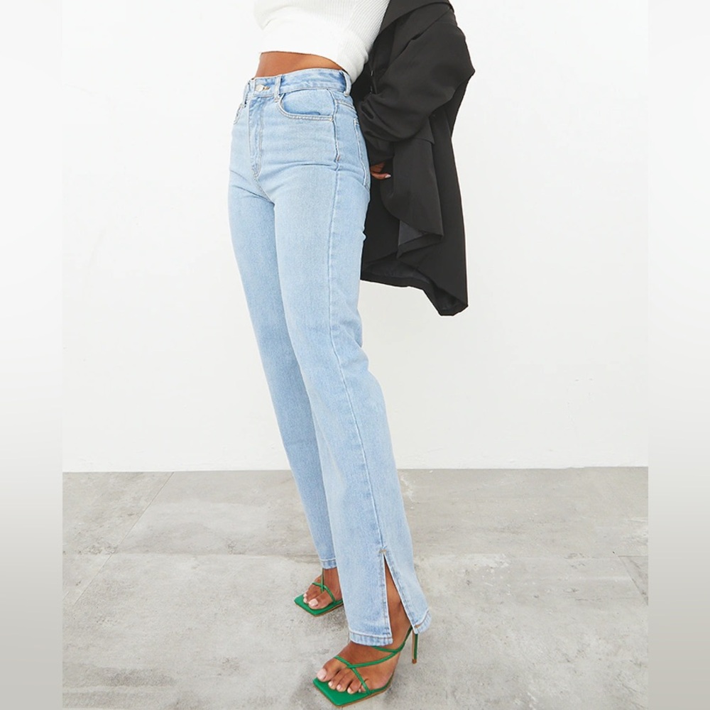 LIGHT BLUE WASH L30 SPLIT HEM STYLE JEANS